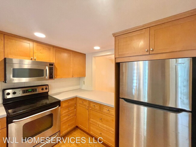 Building Photo - 2 br, 1 bath House - 3518 109th PL NE #225