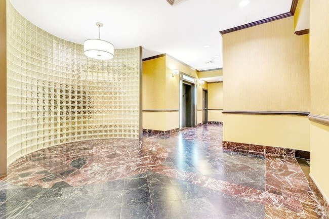 Lobby - 207 East 37th Street