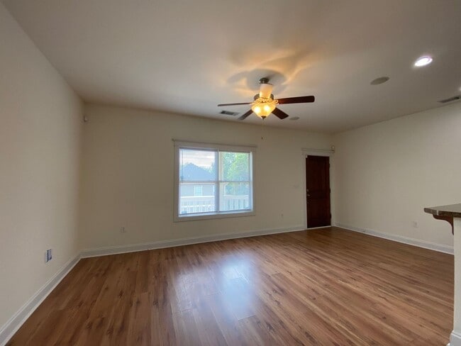 Building Photo - PRE-LEASING FOR AUGUST 2026!