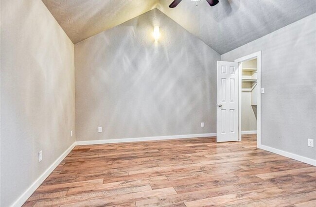 Foto del edificio - 3-Bedroom Home with Spacious Yard in Norman