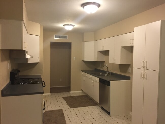 Foto del edificio - 446 Thistle Dr