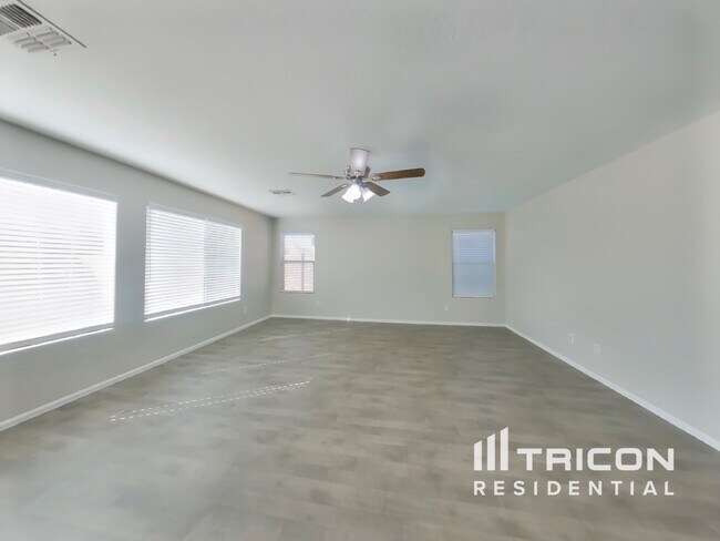 Building Photo - 4389 E Rock Dr