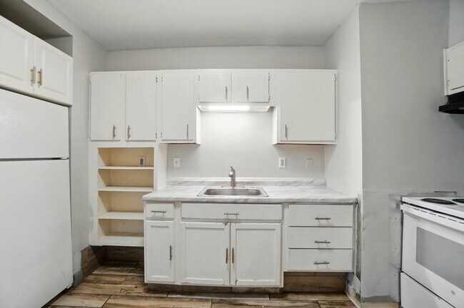 Foto del edificio - 3032 Colerain Ave