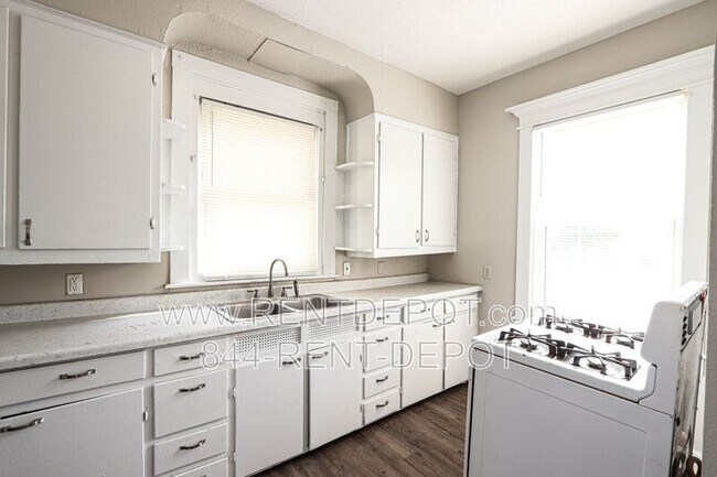 Foto del edificio - 601 E Chandler Ave