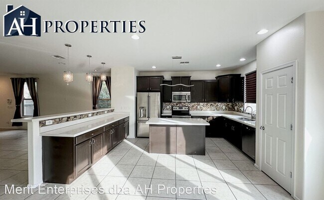 Building Photo - 3 br, 2 bath House - 2133 E AIRE LIBRE AVE