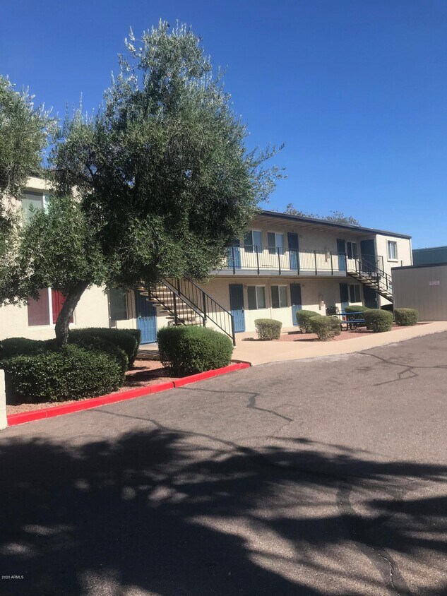 Primary Photo - 3141 E Cypress St