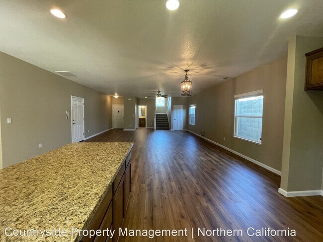 Foto del edificio - 4 br, 2.5 bath House - 3316 Cypress Spring...