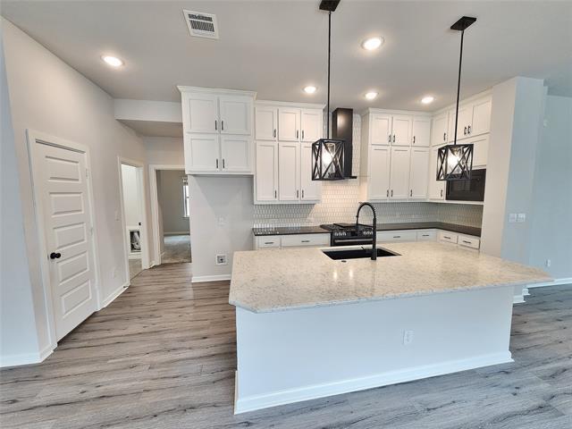 Building Photo - 2034 Clearwater Way