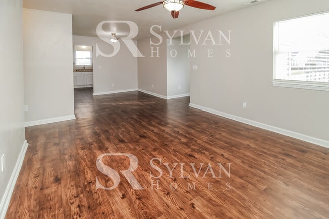 Building Photo - Enjoy living the good life in this 3 bedro...