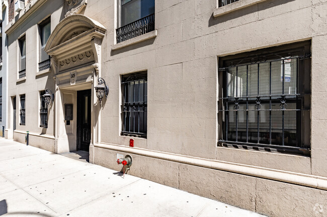 Building Photo - 305 Lexington Ave