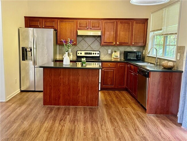 Building Photo - 613 Friars Head Ct NE