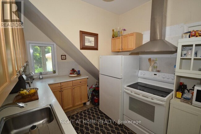 Building Photo - 5508 Osgoode Main St