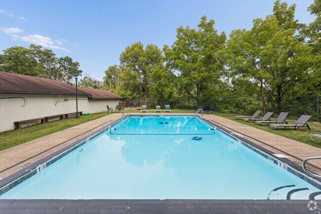 Piscina - Bower Hill Apartments