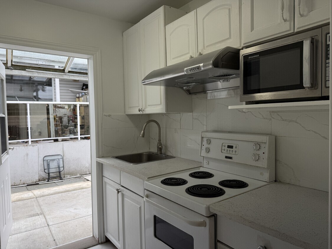 Photo du bâtiment - 2189 Brigadoon Ave