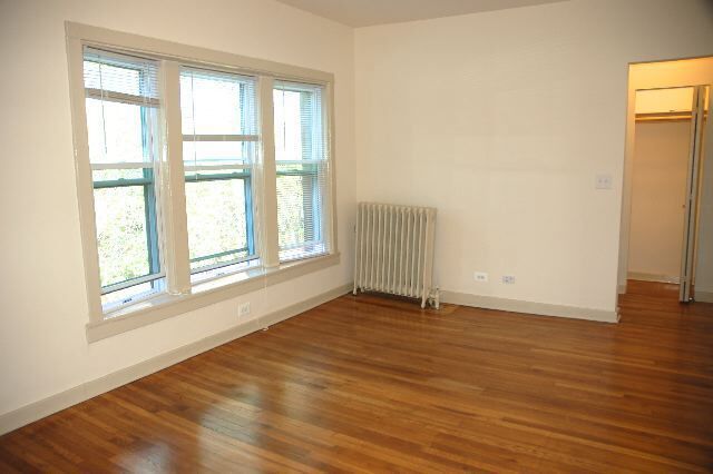 Building Photo - 4714 N Racine Ave