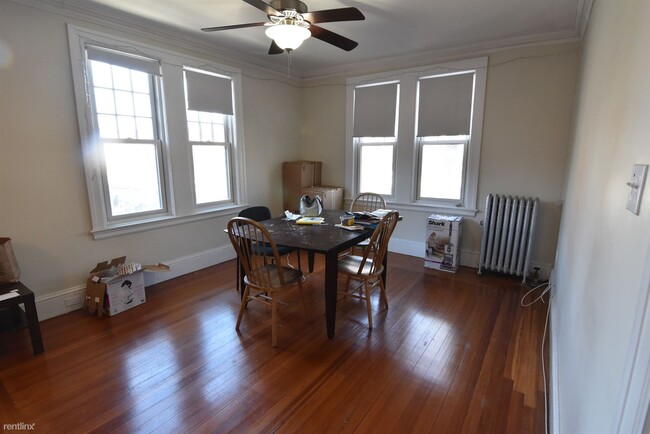 Building Photo - 1209 Beacon St