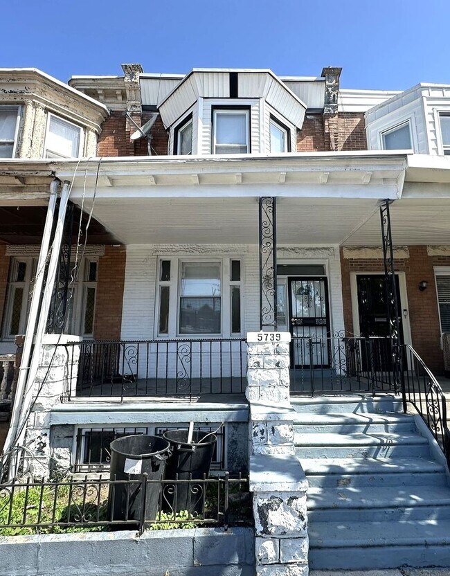 Foto del edificio - Stunning 4-Bedroom Townhome in Carroll Par...