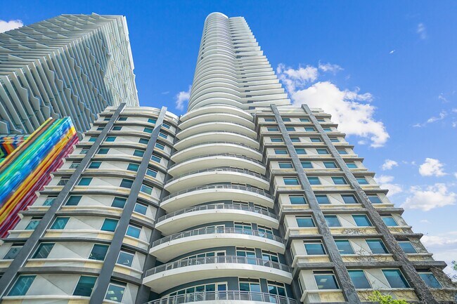 Foto del edificio - 60 SW 13th St