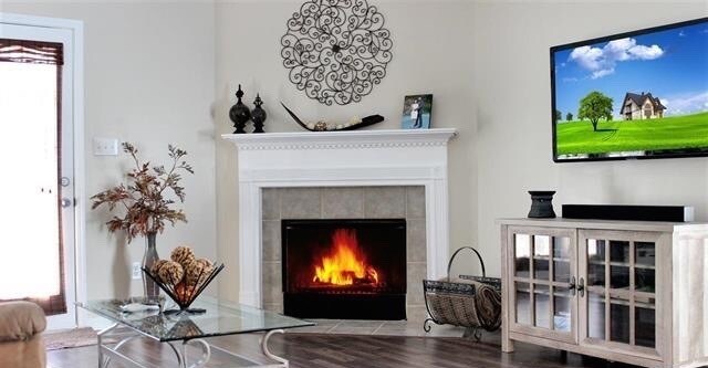 Foto del edificio - 2516 Forest Lakes Ln