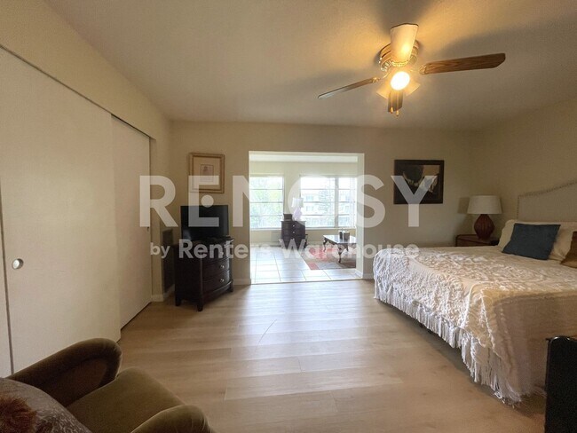 Foto del edificio - Top Of The World - 3rd Floor, Furnished 1 Bed/1 Bath Condo For Long Term