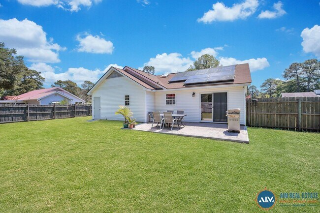 Foto del edificio - Charming 3-Bed, 2-Bath Home in Historic Beaufort, SC. Call for Details!
