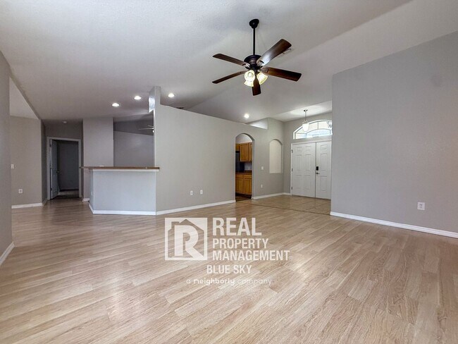 Building Photo - 12336 Jaybird Rd