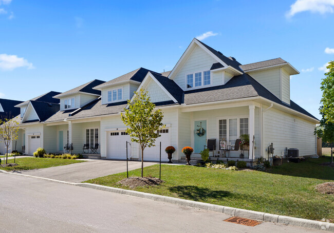 Building Photo - Sweet Home Shores Townhomes