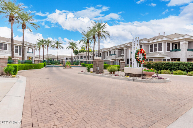 Building Photo - 15221 N Clubgate Dr