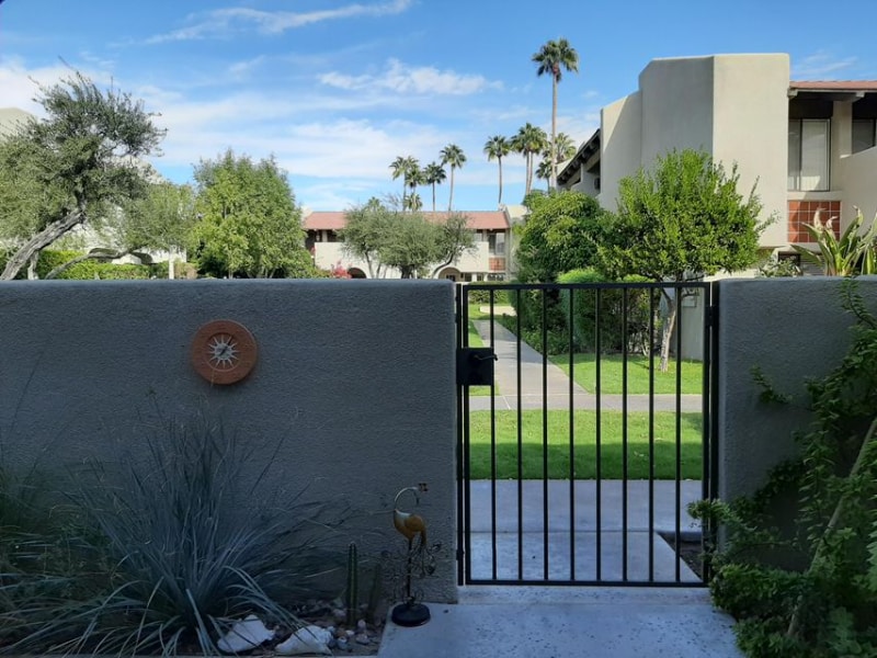 Primary Photo - 1100 E Amado Rd