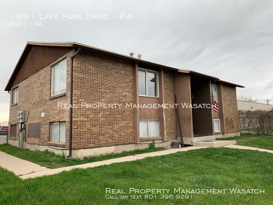 Primary Photo - 1881 Lake Park Dr