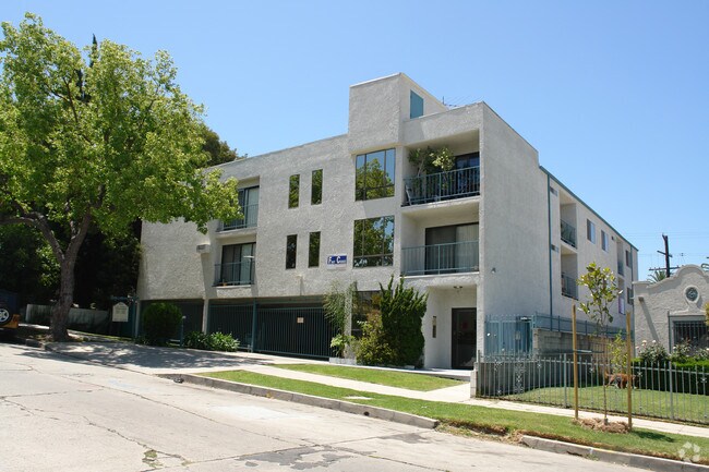 Building Photo - 957 S St Andrews Pl