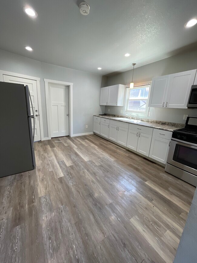 Foto del edificio - 3148 S 13th St