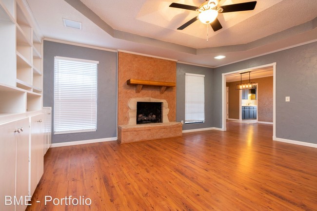 Building Photo - 3 br, 2 bath House - 5709 Hampton