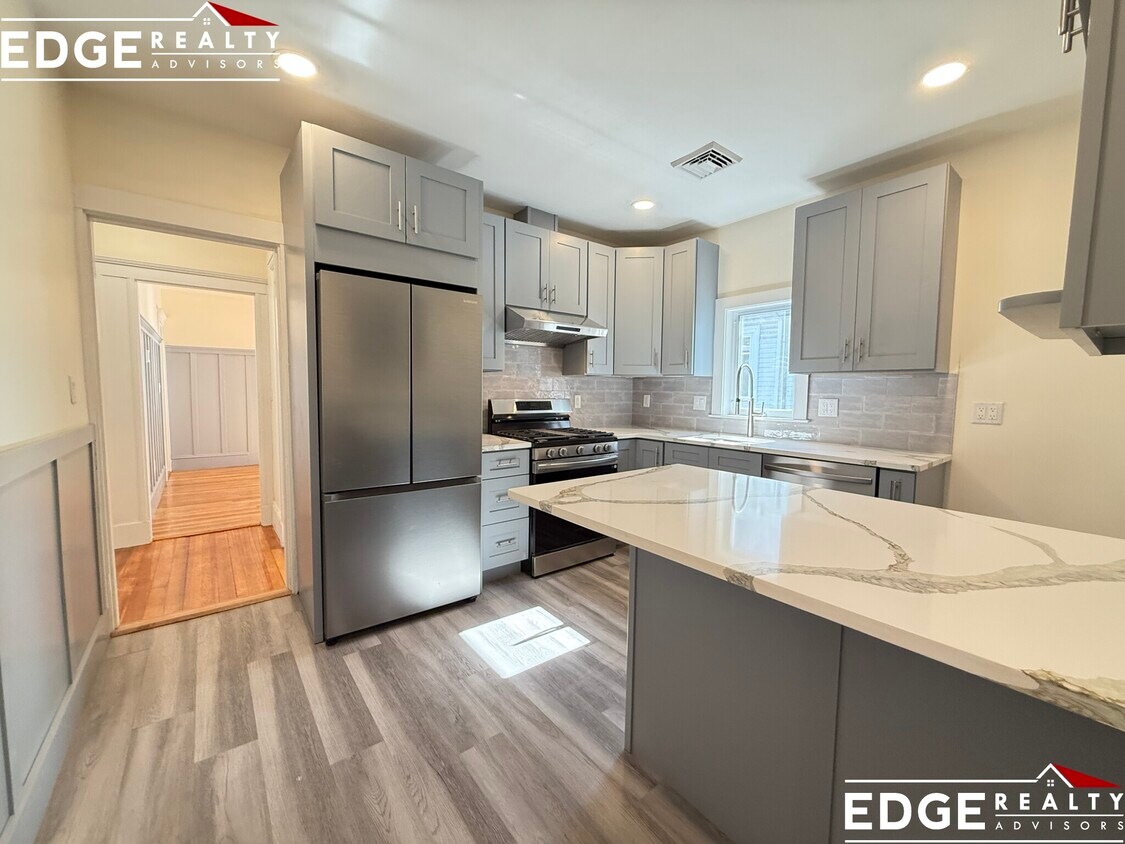 Foto principal - 96 Brayton Rd