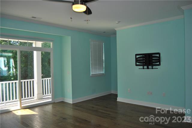 Foto del edificio - 4117 Spool Ln