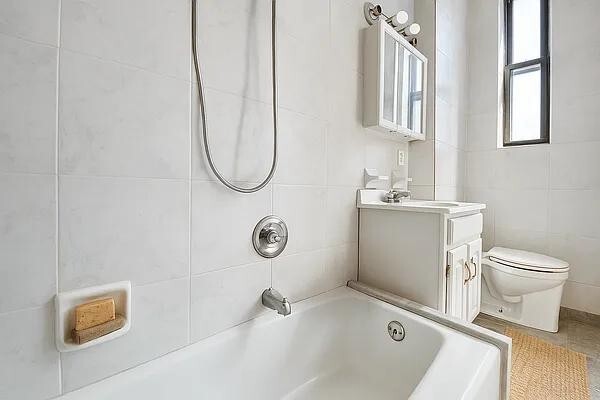 Foto del edificio - 215 W 101st St