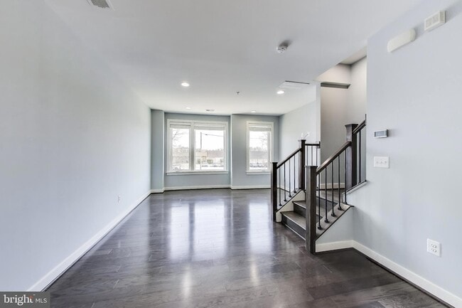 Foto del edificio - 16580 Crabbs Branch Way