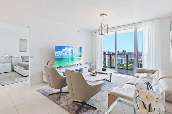 Building Photo - 300 Sunny Isles Blvd