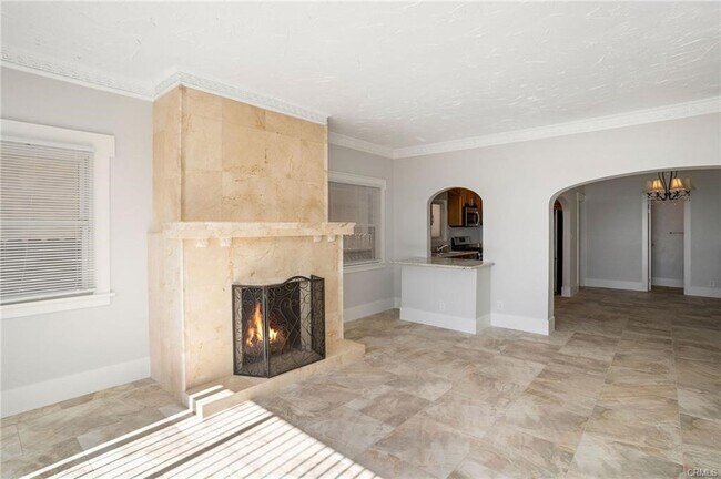 Foto del edificio - 1616 E Ocean Blvd