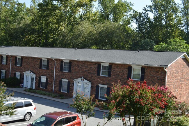 Foto del edificio - 824 6th St NW