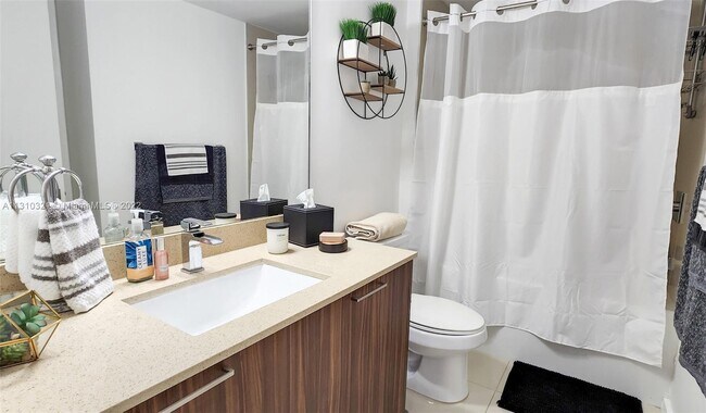 Foto del edificio - 5252 NW 85th Ave