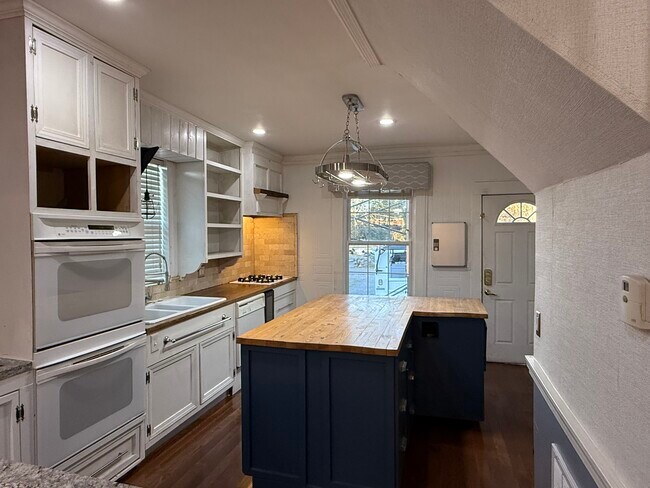 Foto del edificio - 321 E Stoddard St