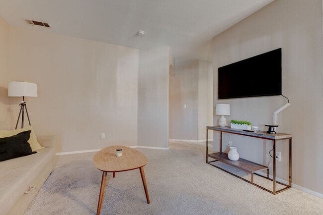 Building Photo - 5525 W Flamingo Rd