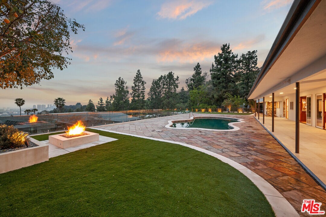 Primary Photo - 1400 Loma Vista Dr