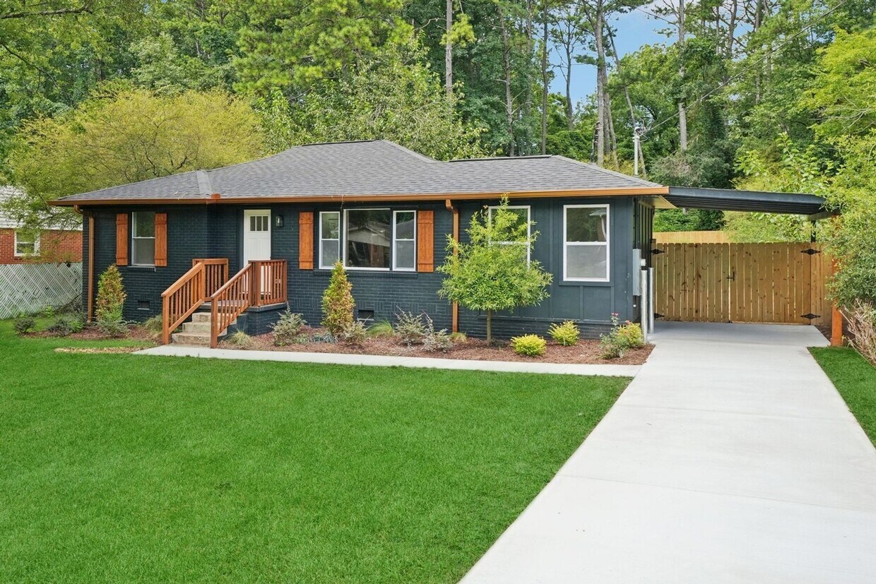Primary Photo - 891 Daniell Dr SE