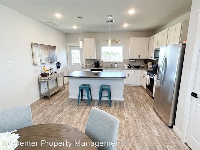 Foto del edificio - 3 br, 2.5 bath House - 5708 Wolf Pack Dr