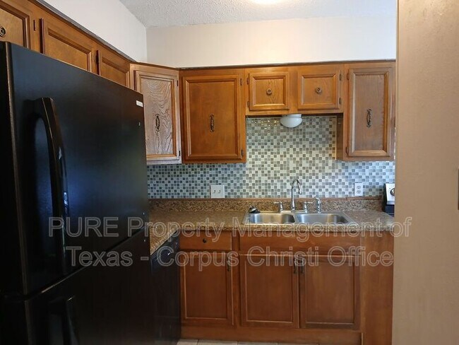 Foto del edificio - 5001 Middlecoff Cir