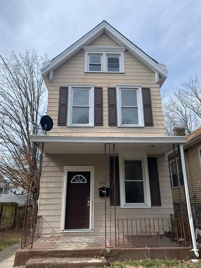 Building Photo - 1211 Purcell Ave