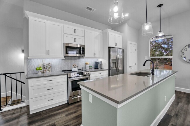 Foto del edificio - 1201 Apache Lake Dr