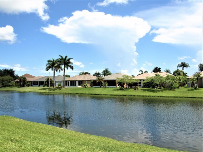 Foto del edificio - 1281 Berryhill Dr